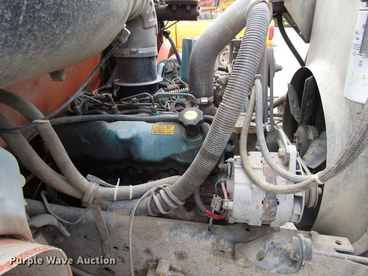 image for item DG6595 1992 International 4600 flatbed truck