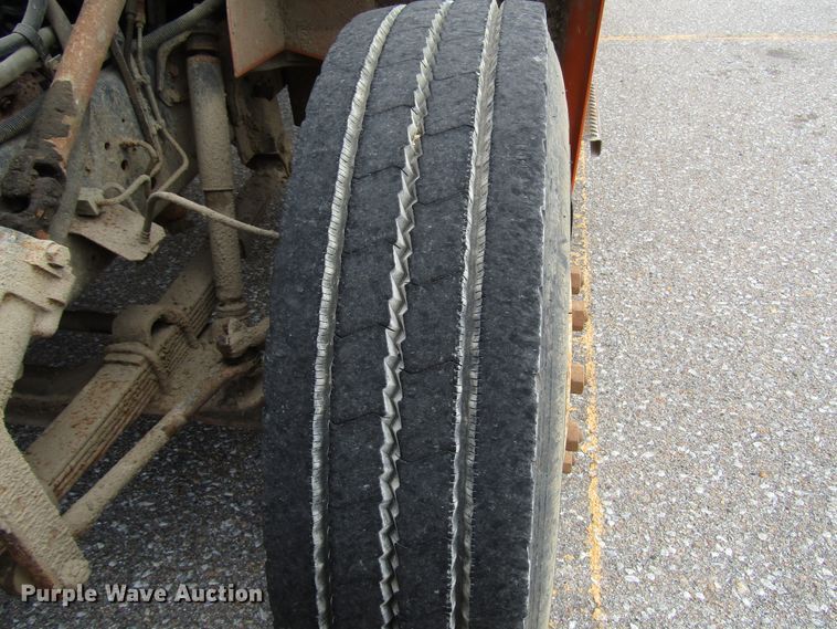 image for item DG6595 1992 International 4600 flatbed truck