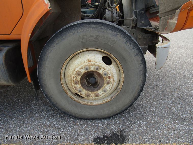 image for item DG6595 1992 International 4600 flatbed truck