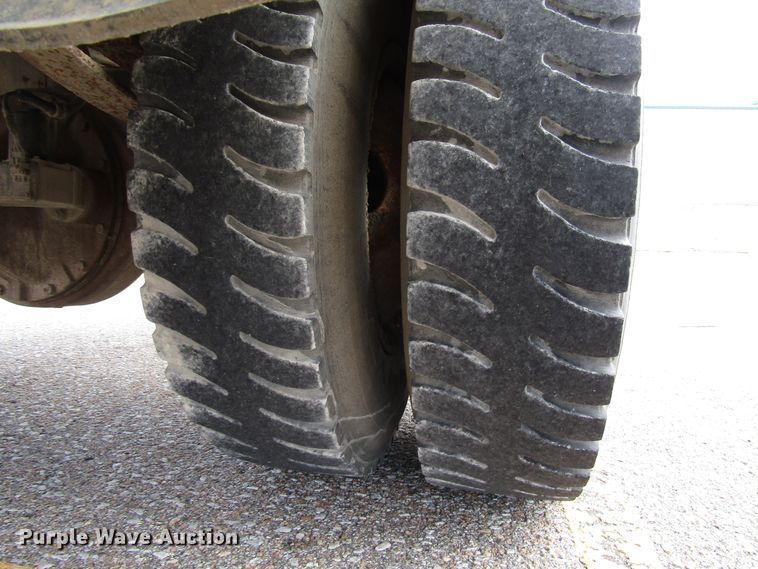 image for item DG6595 1992 International 4600 flatbed truck