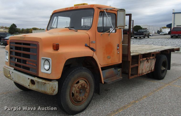image for item DG6596 1987 International 1654 flatbed truck