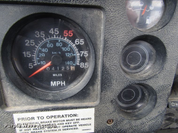 image for item DG6596 1987 International 1654 flatbed truck