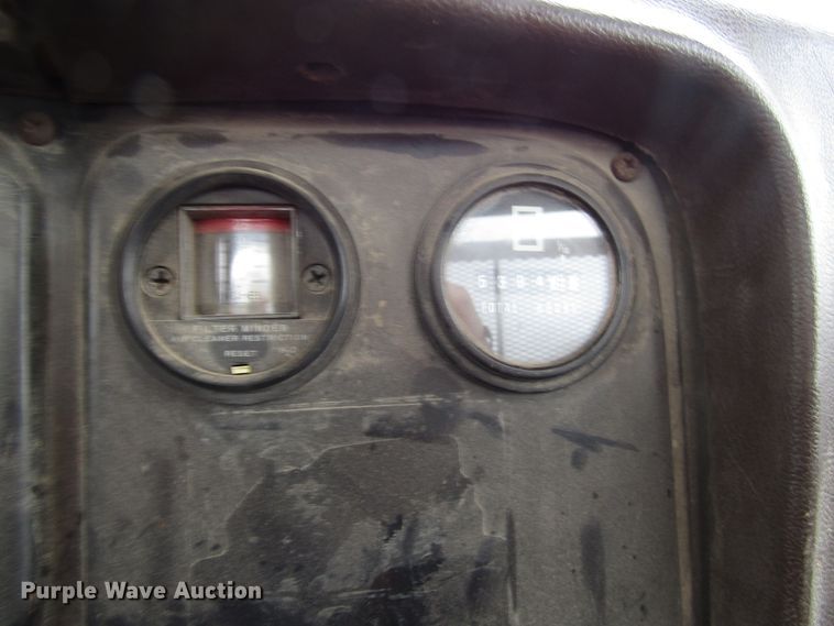 image for item DG6596 1987 International 1654 flatbed truck