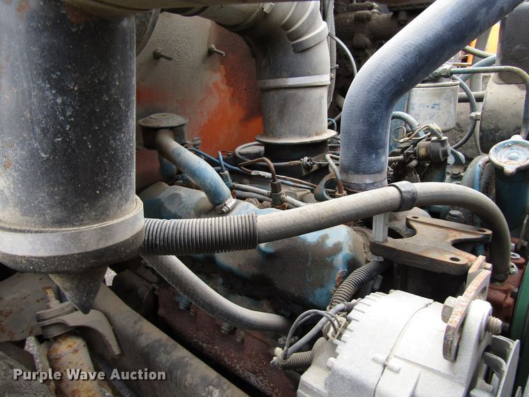 image for item DG6596 1987 International 1654 flatbed truck