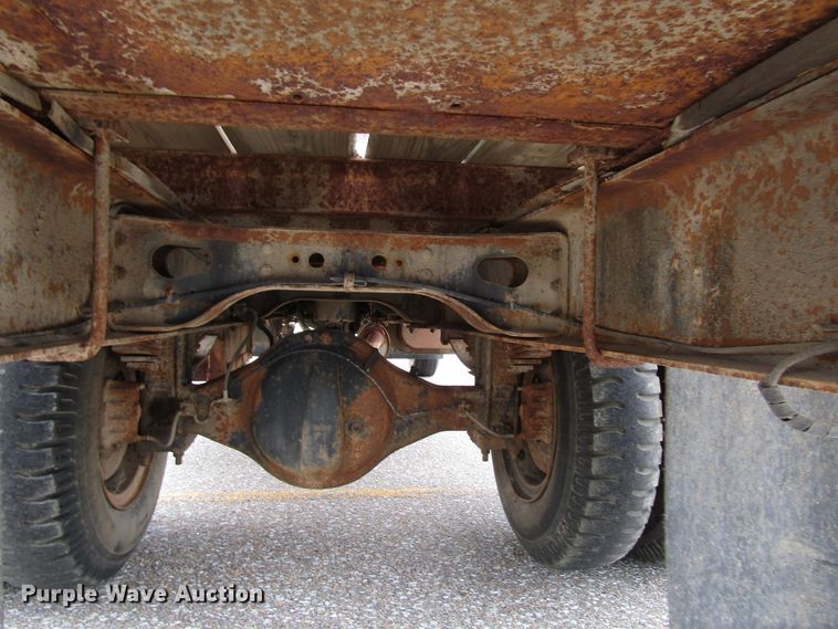 image for item DG6596 1987 International 1654 flatbed truck