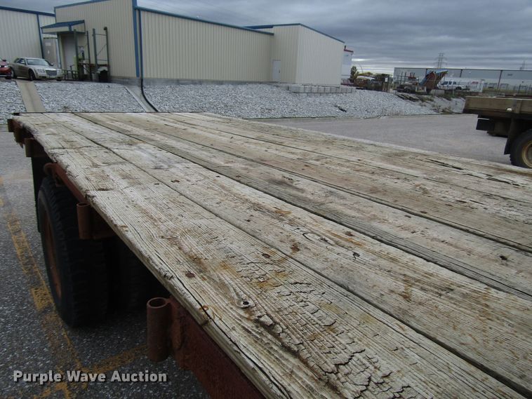 image for item DG6596 1987 International 1654 flatbed truck