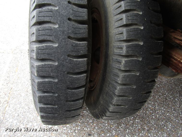 image for item DG6596 1987 International 1654 flatbed truck