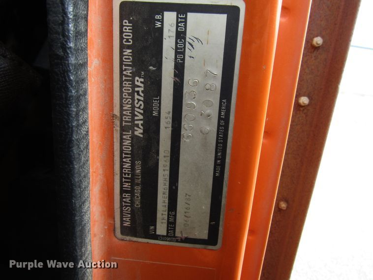 image for item DG6596 1987 International 1654 flatbed truck