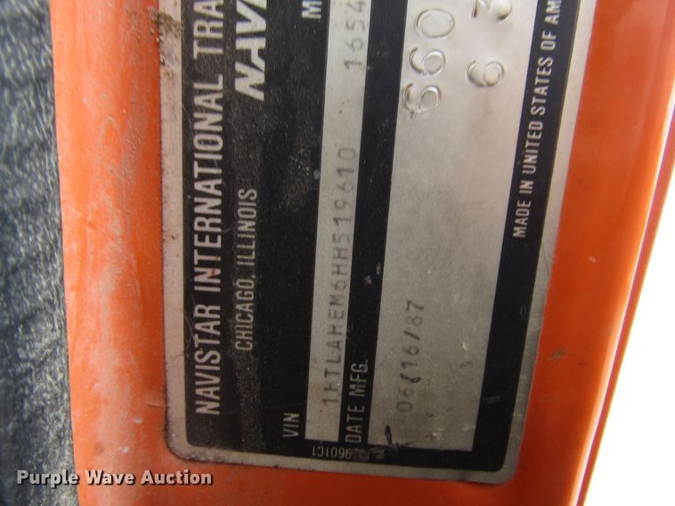 image for item DG6596 1987 International 1654 flatbed truck