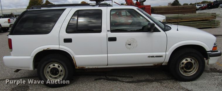 image for item DG6597 2001 Chevrolet Blazer SUV