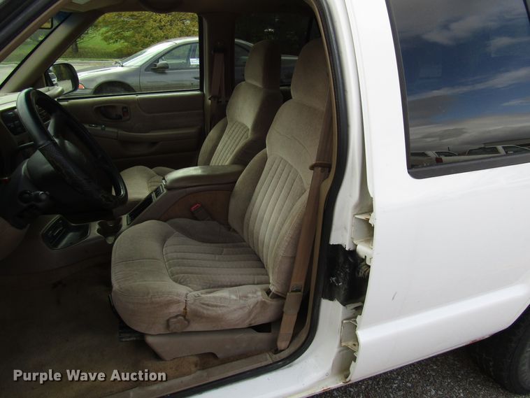 image for item DG6597 2001 Chevrolet Blazer SUV