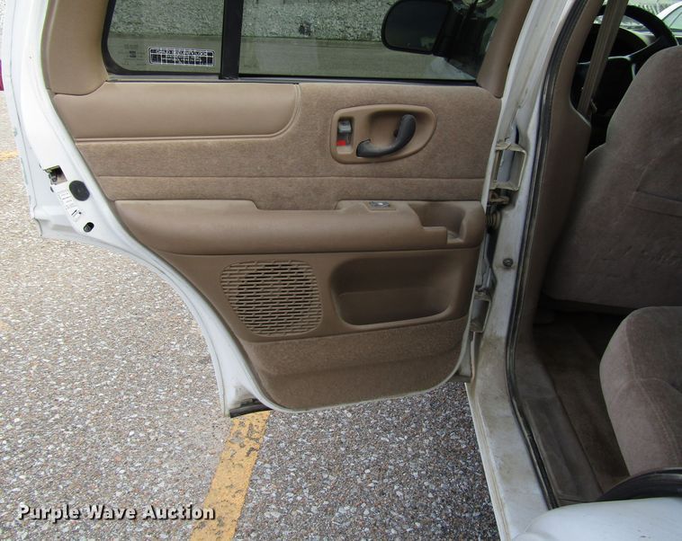 image for item DG6597 2001 Chevrolet Blazer SUV