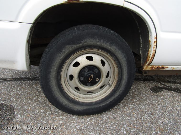 image for item DG6597 2001 Chevrolet Blazer SUV