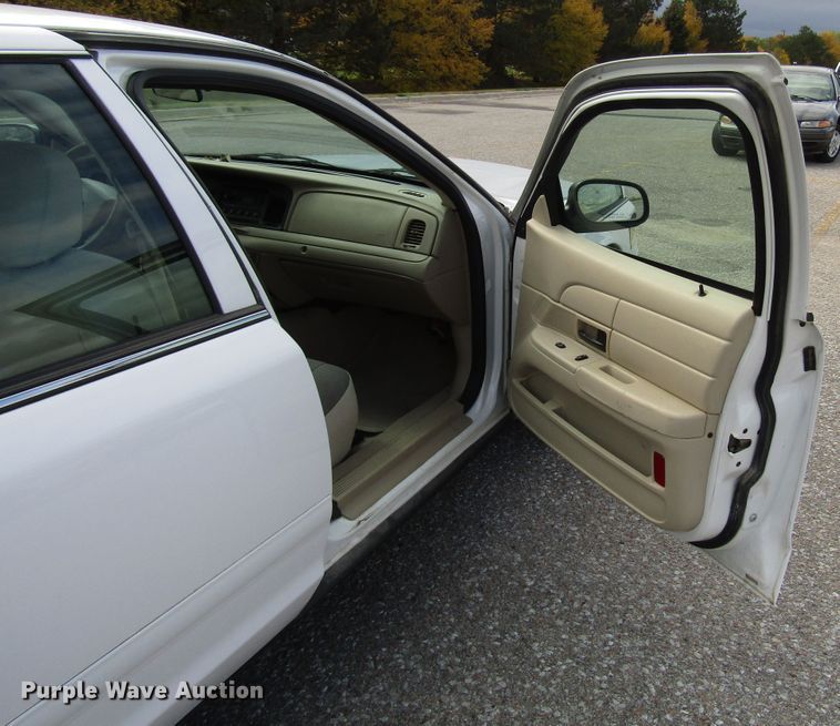 image for item DG6598 2007 Ford Crown Victoria Police Interceptor