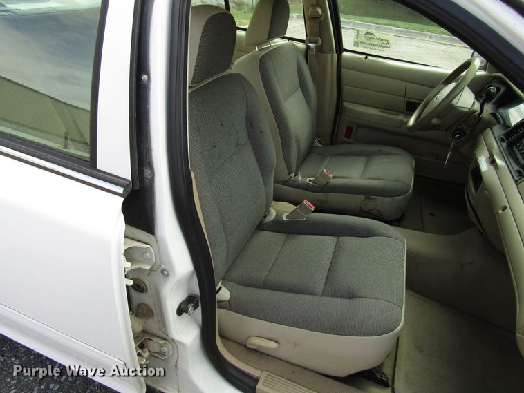 image for item DG6598 2007 Ford Crown Victoria Police Interceptor