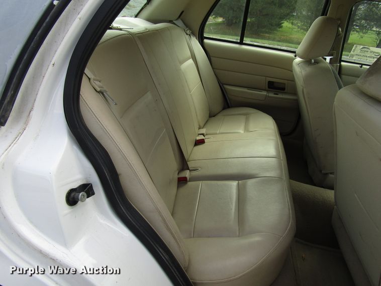 image for item DG6598 2007 Ford Crown Victoria Police Interceptor