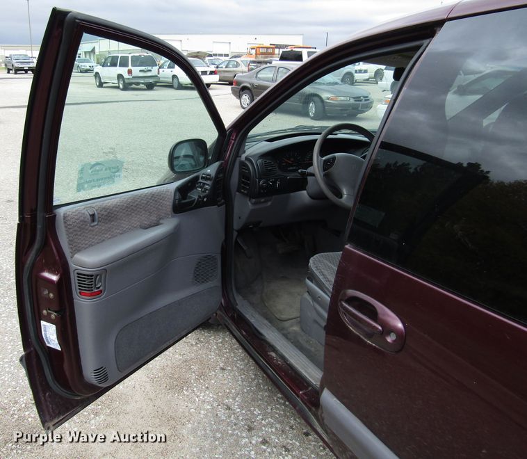 image for item DG6600 1999 Dodge Grand Caravan van
