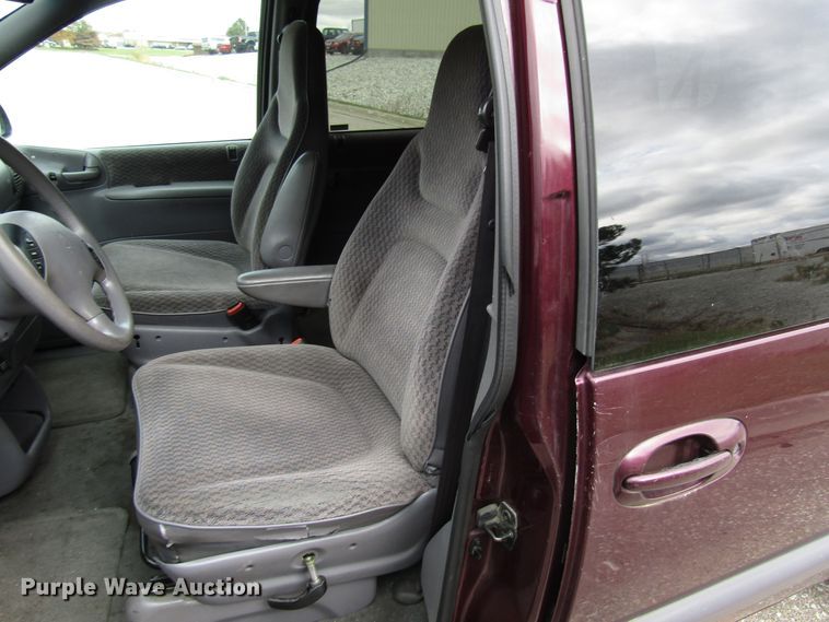 image for item DG6600 1999 Dodge Grand Caravan van