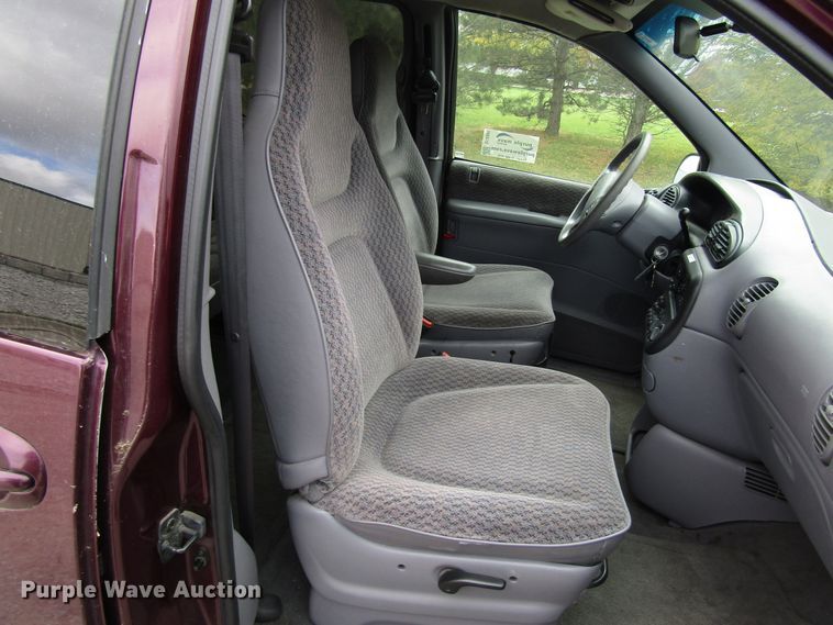 image for item DG6600 1999 Dodge Grand Caravan van
