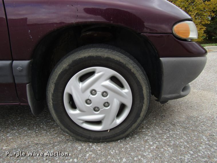 image for item DG6600 1999 Dodge Grand Caravan van