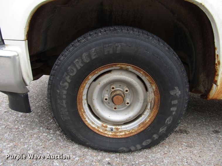 image for item DG6602 1997 GMC Sierra 1500 pickup truck