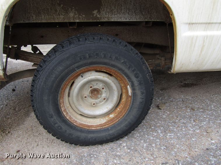 image for item DG6602 1997 GMC Sierra 1500 pickup truck