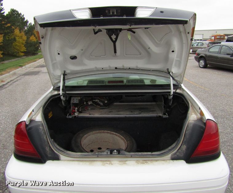 image for item DG6604 2006 Ford Crown Victoria Police Interceptor