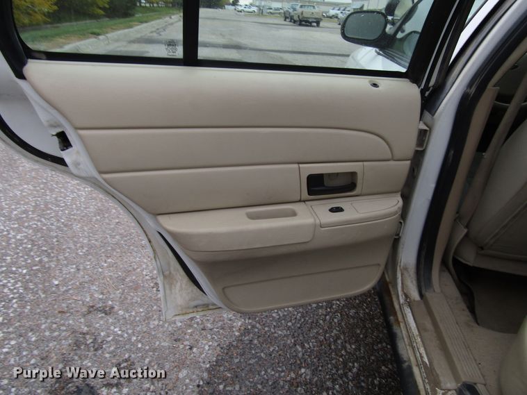 image for item DG6604 2006 Ford Crown Victoria Police Interceptor