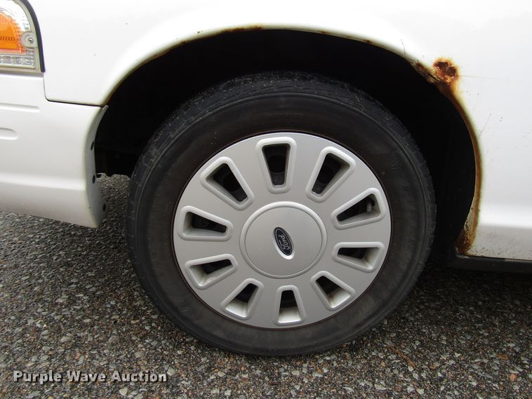 image for item DG6604 2006 Ford Crown Victoria Police Interceptor