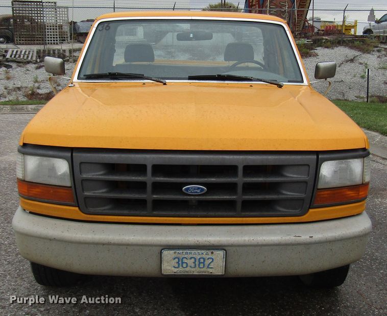 image for item DG6606 1995 Ford F150 pickup truck