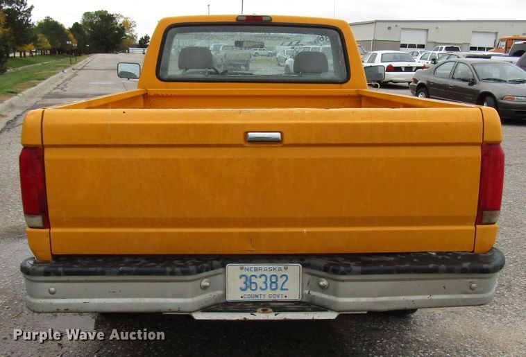 image for item DG6606 1995 Ford F150 pickup truck