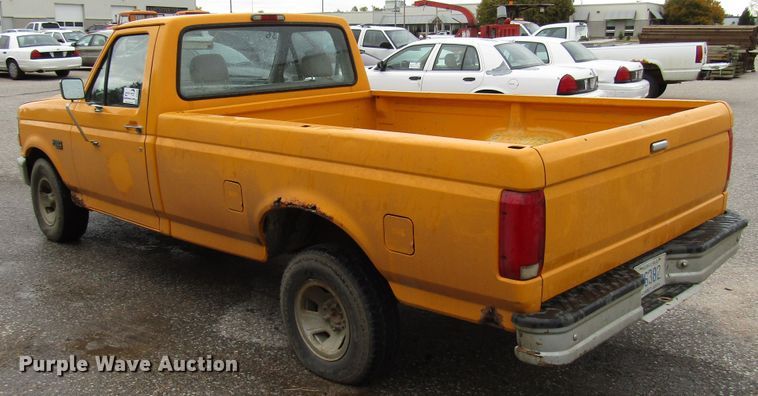 image for item DG6606 1995 Ford F150 pickup truck