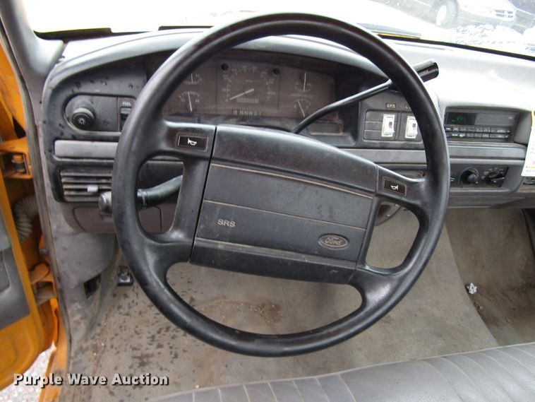 image for item DG6606 1995 Ford F150 pickup truck