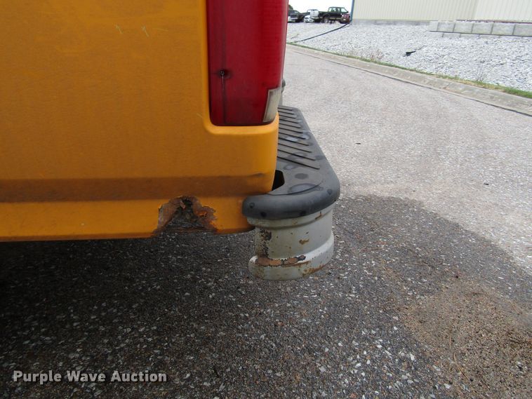 image for item DG6606 1995 Ford F150 pickup truck