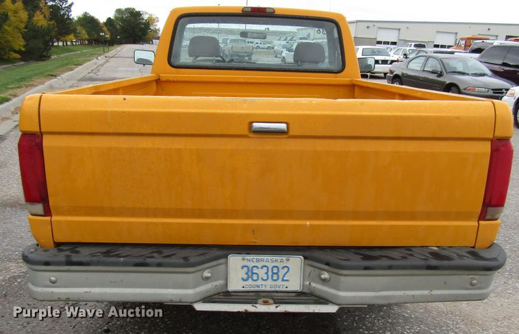 image for item DG6606 1995 Ford F150 pickup truck