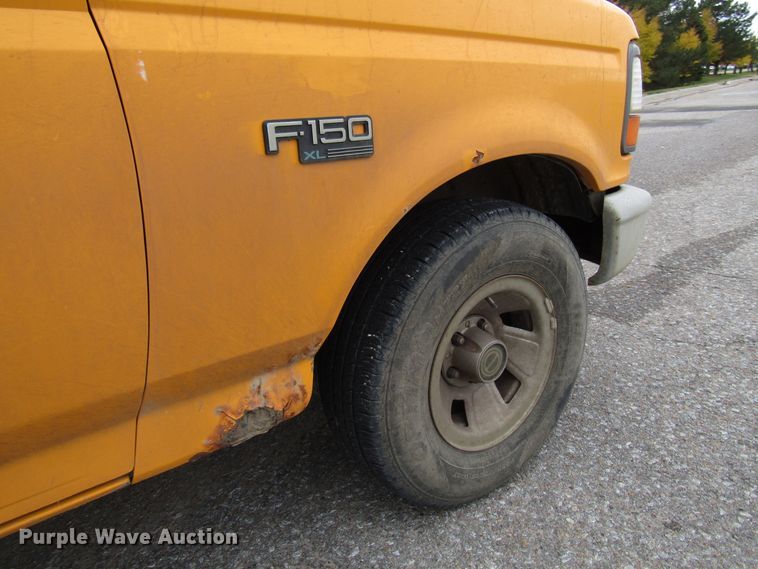 image for item DG6606 1995 Ford F150 pickup truck