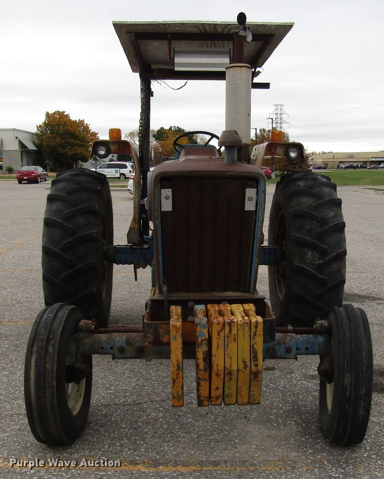 image for item DG6608 Ford 5600 tractor