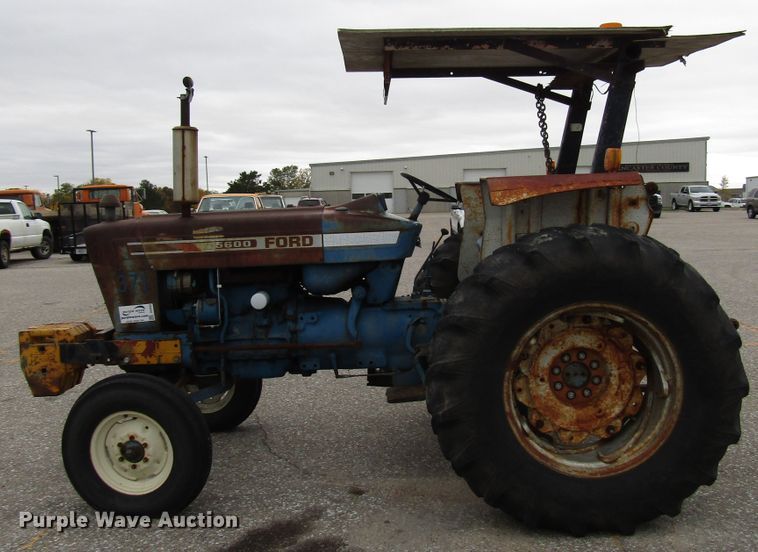 image for item DG6608 Ford 5600 tractor
