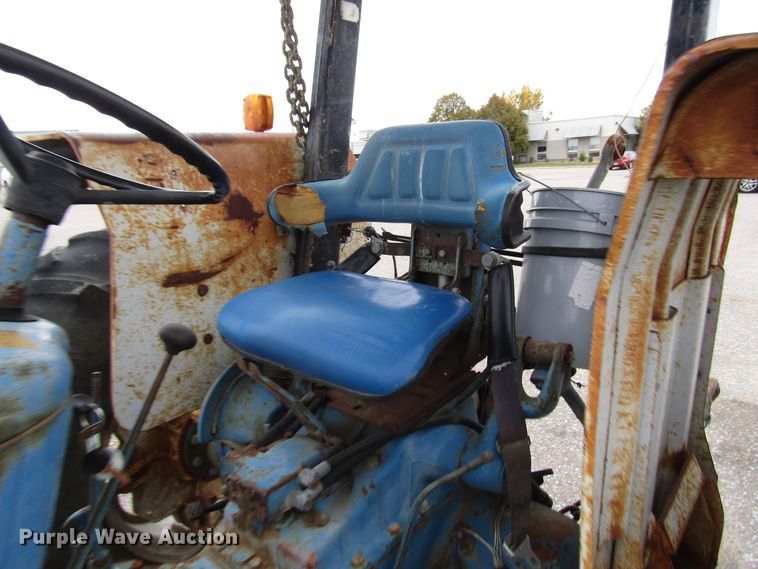image for item DG6608 Ford 5600 tractor
