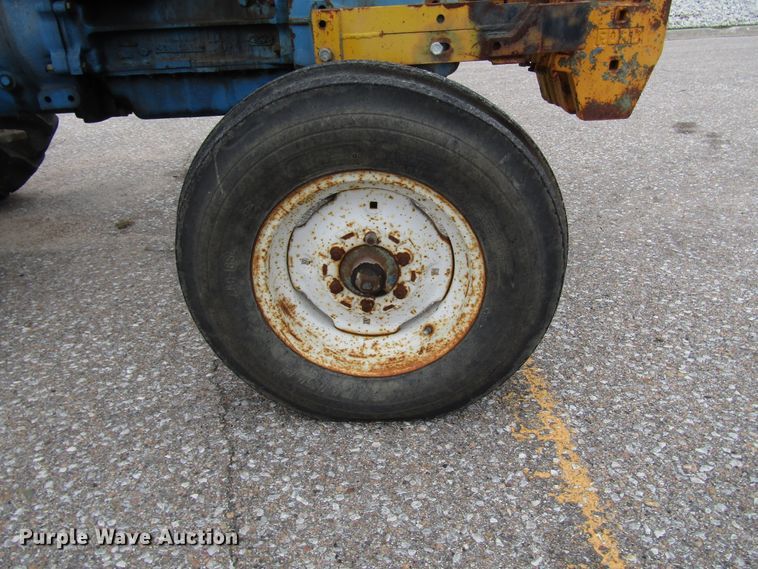 image for item DG6608 Ford 5600 tractor