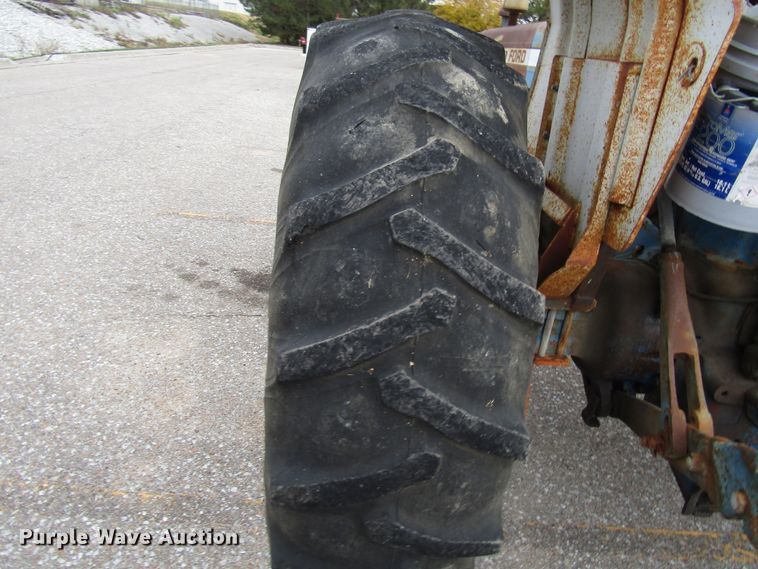 image for item DG6608 Ford 5600 tractor