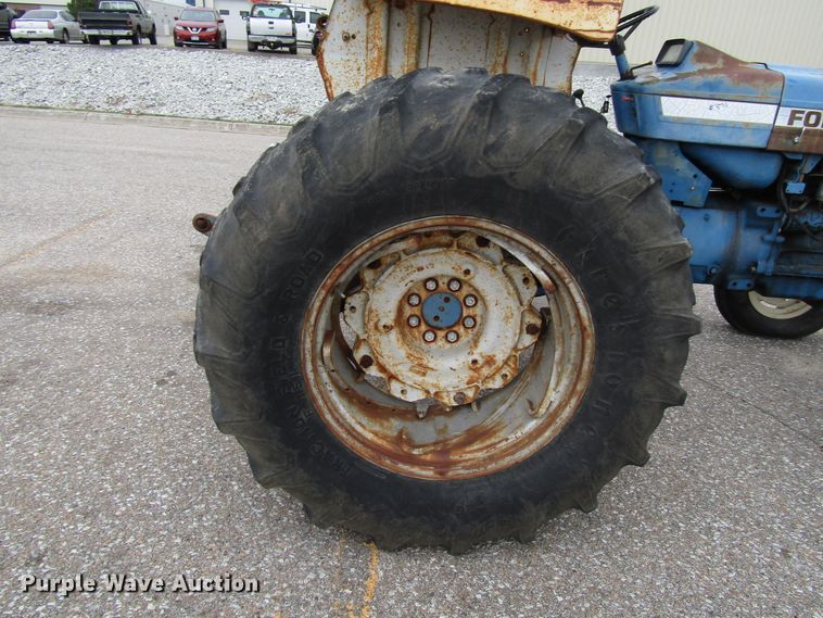 image for item DG6608 Ford 5600 tractor