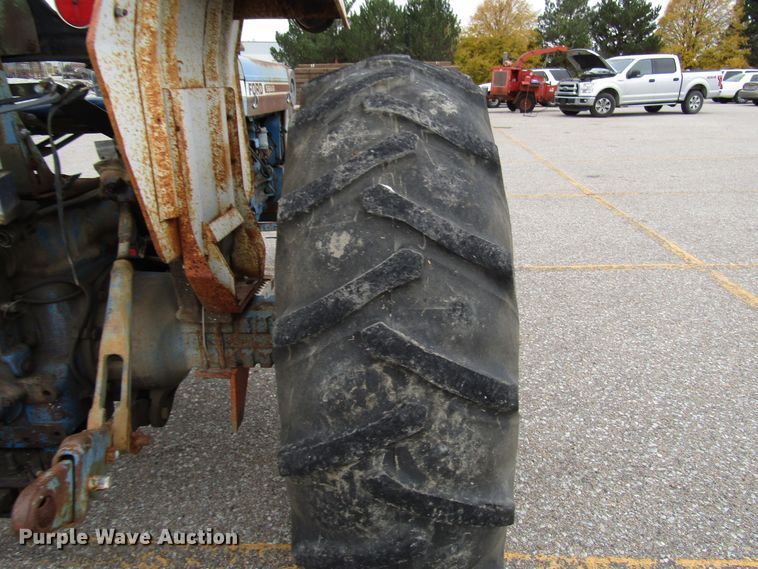 image for item DG6608 Ford 5600 tractor