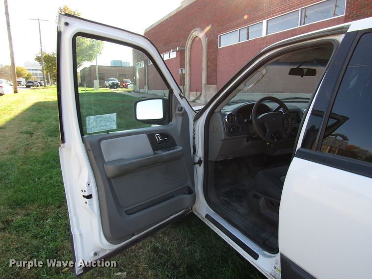 image for item DG6618 2005 Ford Expedition SUV
