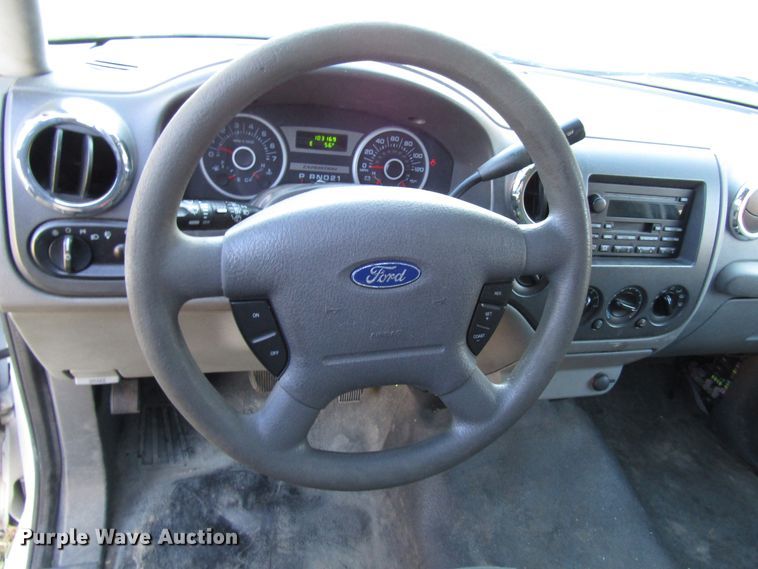 image for item DG6618 2005 Ford Expedition SUV