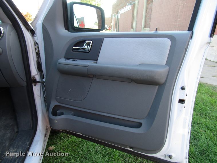 image for item DG6618 2005 Ford Expedition SUV