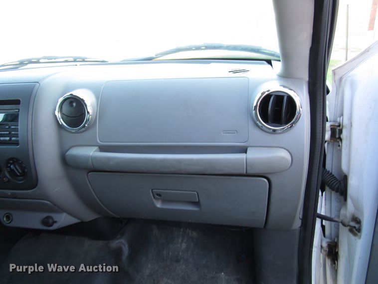 image for item DG6618 2005 Ford Expedition SUV