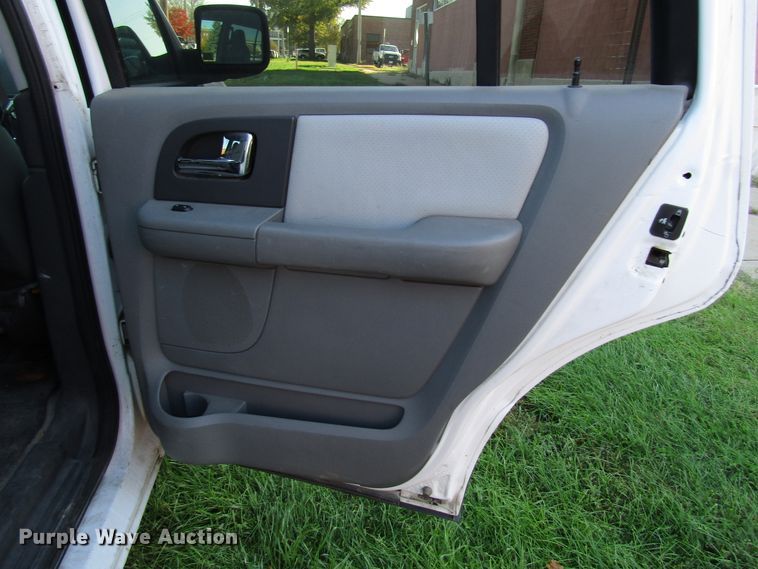 image for item DG6618 2005 Ford Expedition SUV