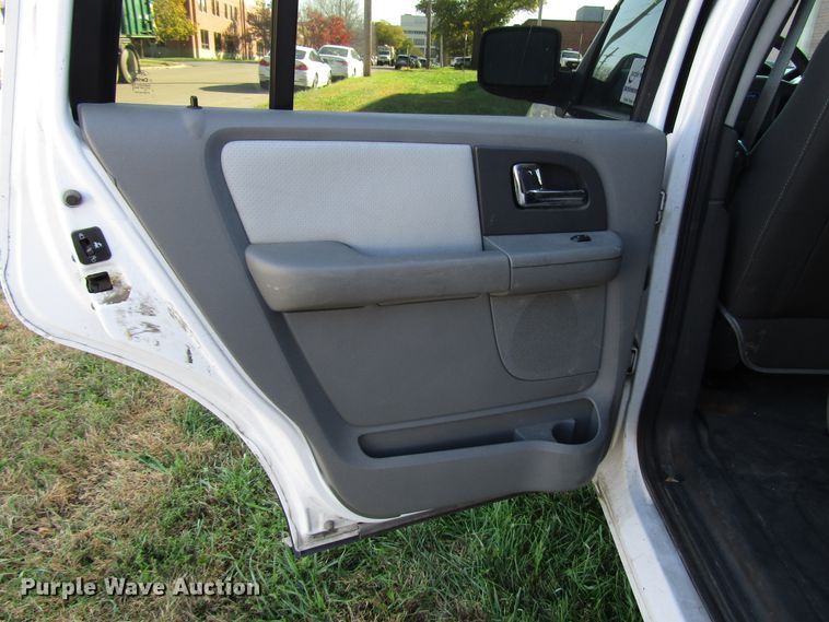 image for item DG6618 2005 Ford Expedition SUV