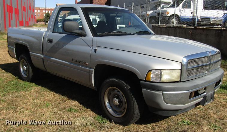 image for item DG6625 2001 Dodge Ram 1500 pickup truck